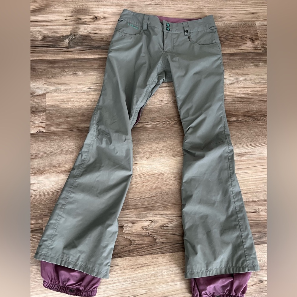 BURTON SNOWPANTS PERFECT CONDITION. Gray with purple lining